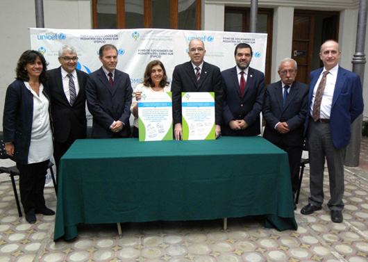 Dirigentes das Sociedades do Cone Sul com representantes do Unicef, à esq. e à dir.