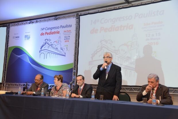 Clóvis Constantino (CRM), Lilian Sadeck (Diretora científica/SPSP), Mário Hirschheimer, Eduardo Vaz e Florisval Meinão (Associação Paulista de Medicina) / foto: Osmar Bustos